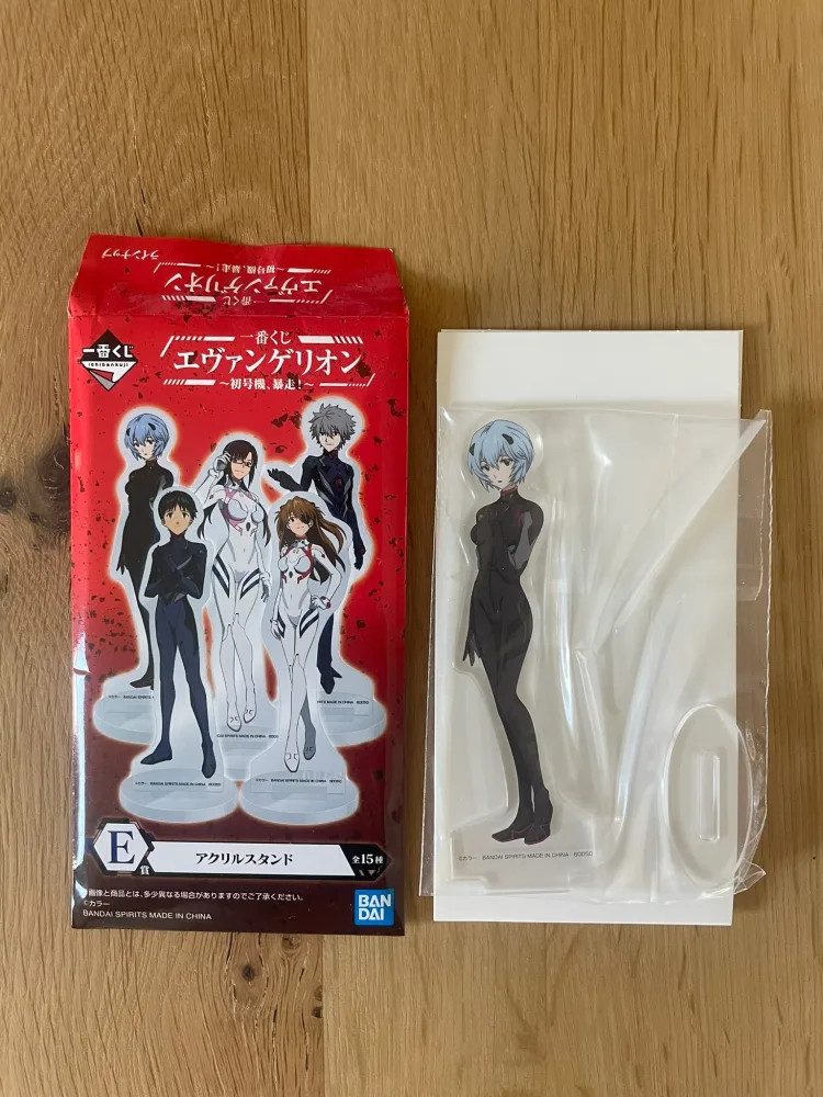 Evangelion – 13cm Rei Ayanami – Ichiban Kuji Shogouki Bousou (Lot E) – Stand acrylique – Evangelion – Stand acrylique 13cm Rei Ayanami – Ichiban Kuji Shogouki Bousou (Lot E)