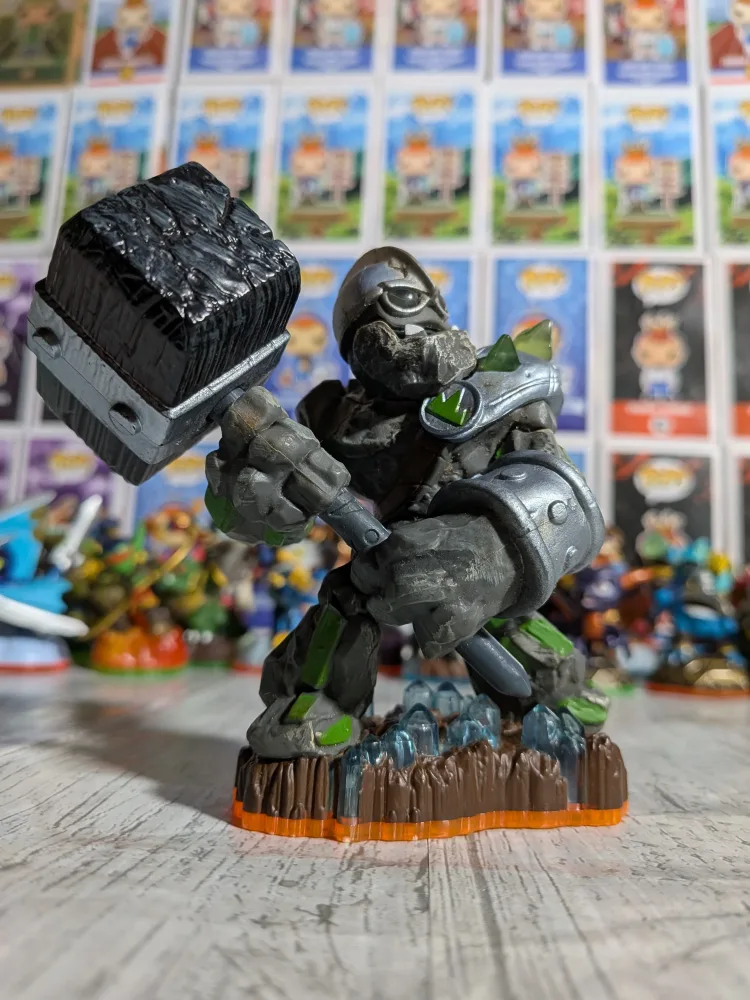 Crusher – Skylanders Giants