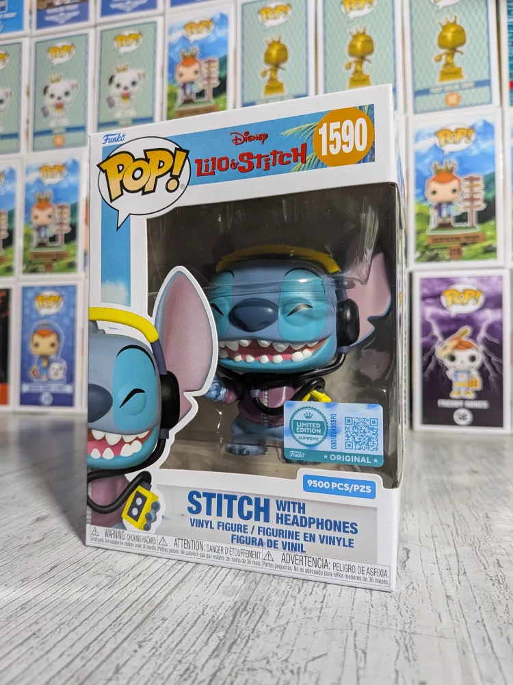 Disney #1590 – Stitch with Headphones (9500PCS) – Funko Pop!
