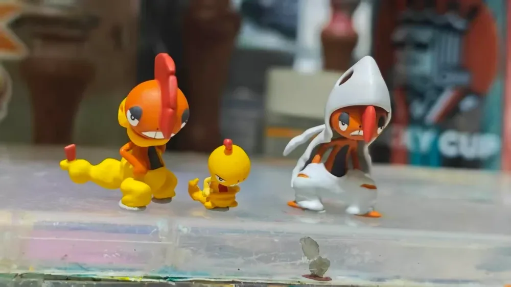 [PREORDER] 1/40 Zukan Figure [ROWLET] – Scraggy & Scrafty / Mega Scrafty
