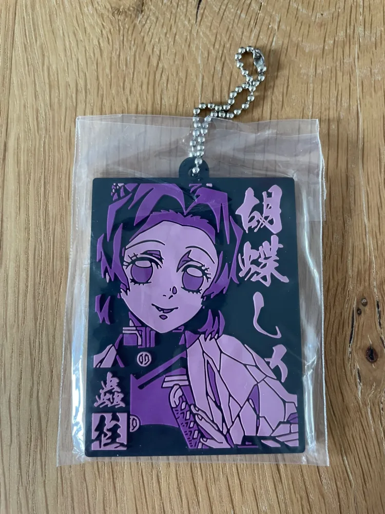 Porte-clés – Demon Slayer – Shinobu Kocho Ichiban Kuji Oni no Sumu Machi II (Lot H)