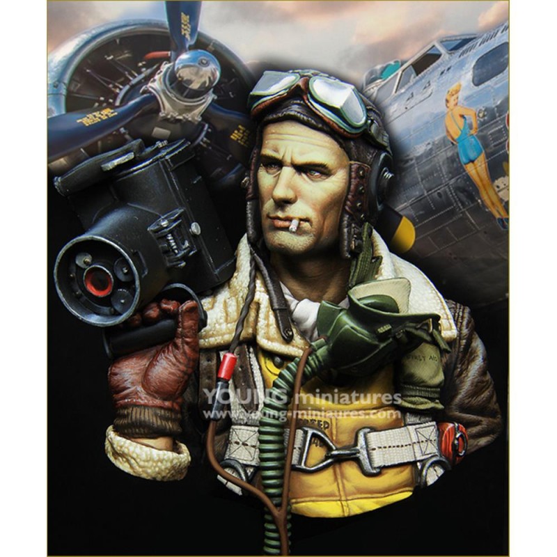 Young: B-17 Crew with K20 Camera ((bust 1/10)