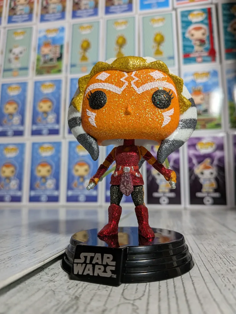 Funko Pop! – Star Wars #268 – Ahsoka Tano (Diamond/Opened/Damaged Box)