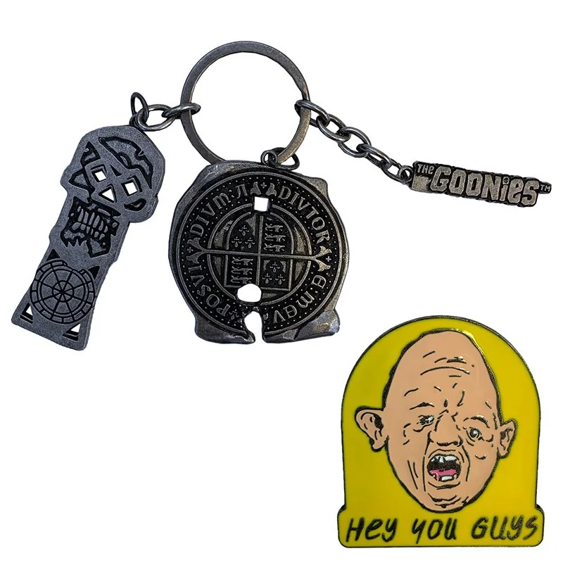 Ensemble porte-clés + broches the goonies chs