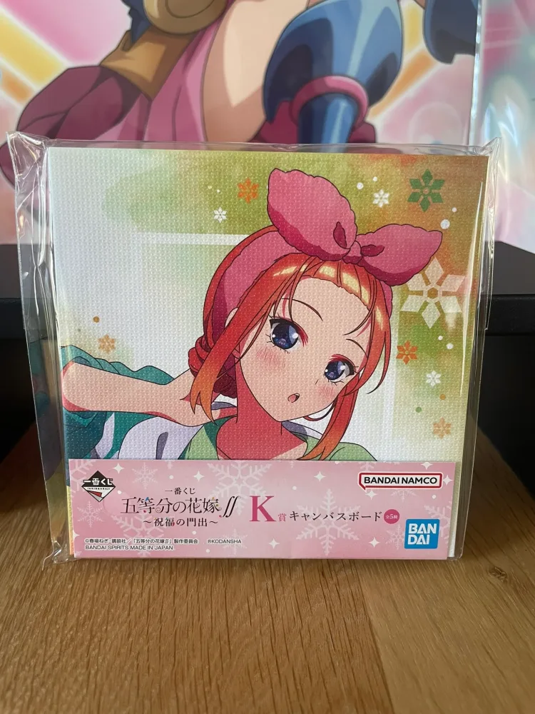 The Quintessential Quintuplets – Canvas Board Yotsuba Nakano Ichiban Kuji Shukufuku no Kadode 11 cm – Collection