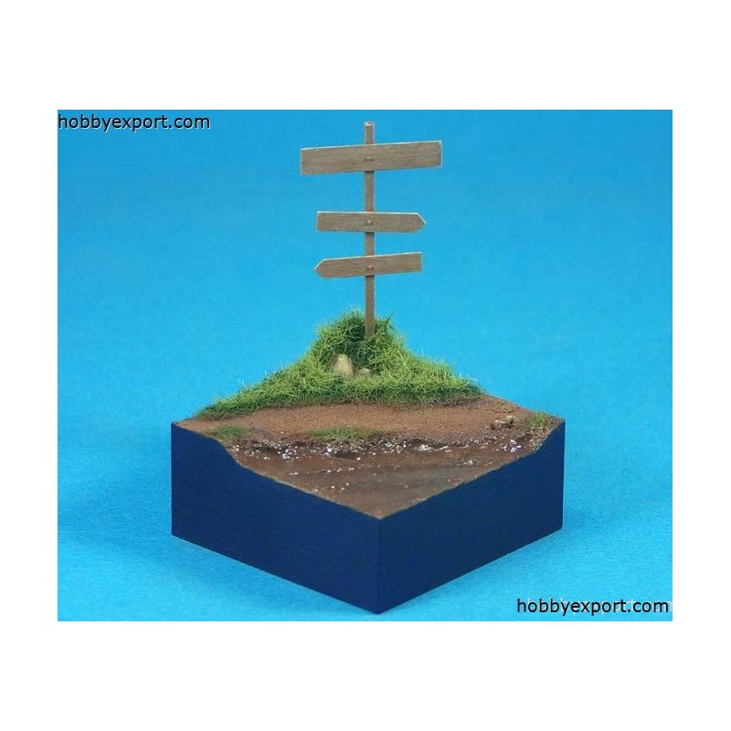 Base de figure boue en bord de route
