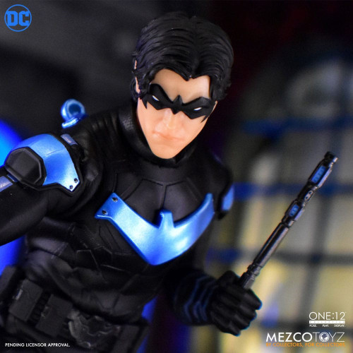 DC Comics figurine 1/12 Nightwing 17 cm - MEZCO TOYS